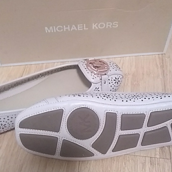NEW NIB Michael Kors Perforated Leather Flats - Picture 5 of 5